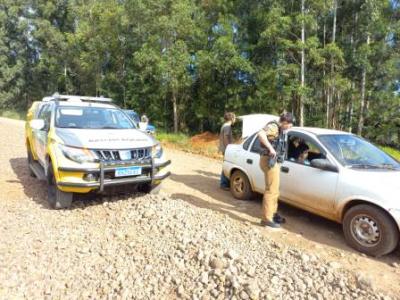 Policia Militar do 3Âº BPM prende dois homens envolvidos no roubo Ã¡ agencia da Sicredi em Saudade do IguaÃ§u
